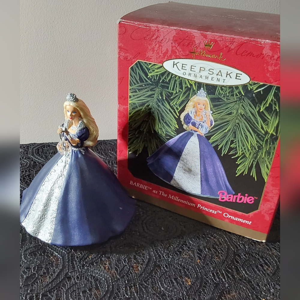 BARBIE 1990 MILLENNIUM KEEPSAKE ORNAMENT